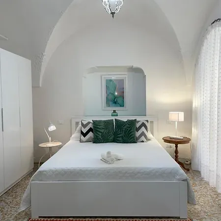 Old Town Lemon Charm * Bordighera